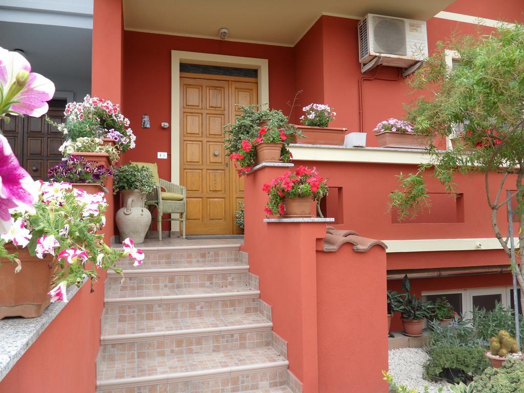 B&B Il Mirto Oristano Luaran gambar